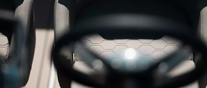 E 2,35 1