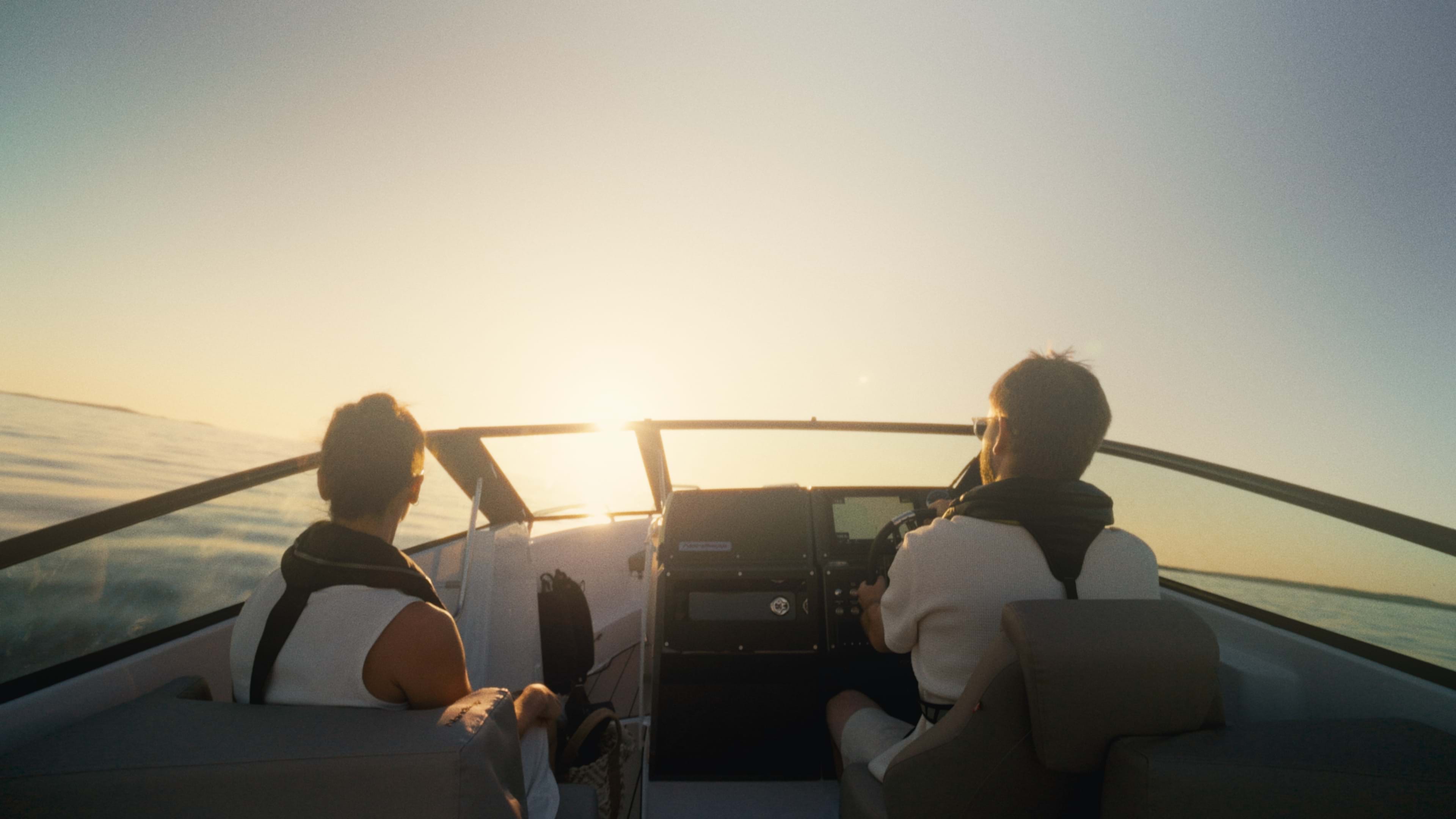 Explore life aboard the Avant 705