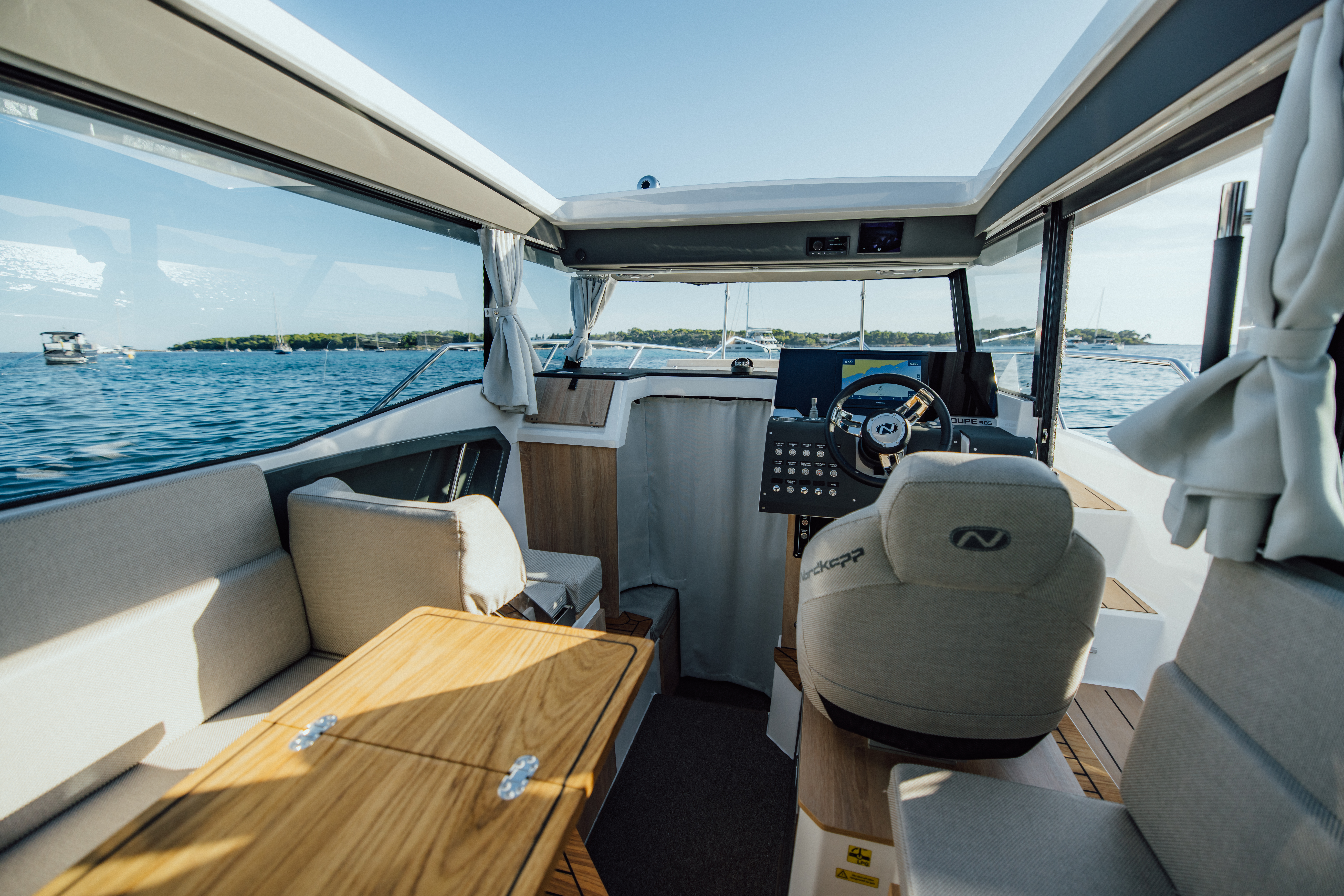 C905 MY2025 CANNES 79