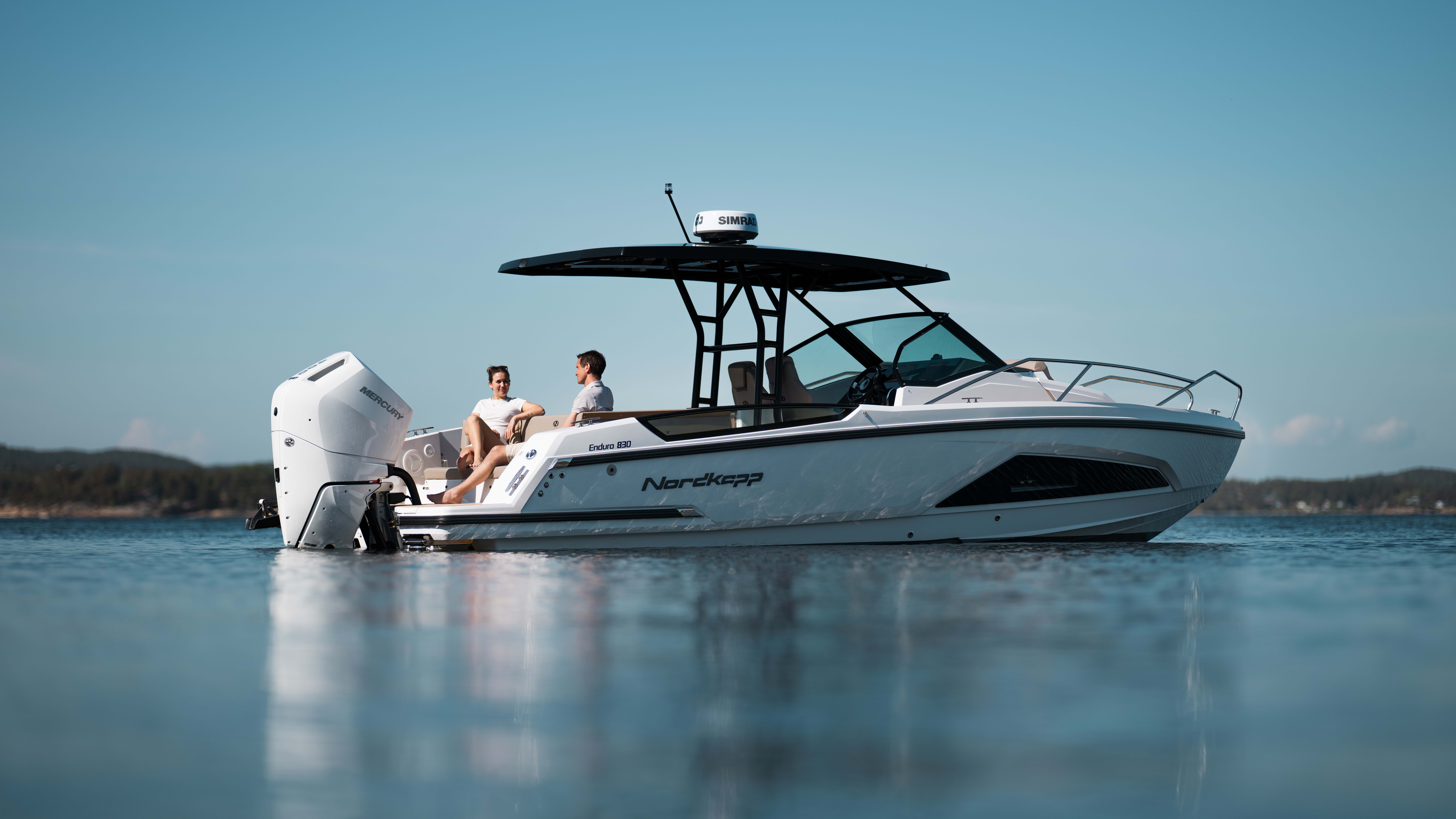 Enduro 830: Explore the sun boat features
